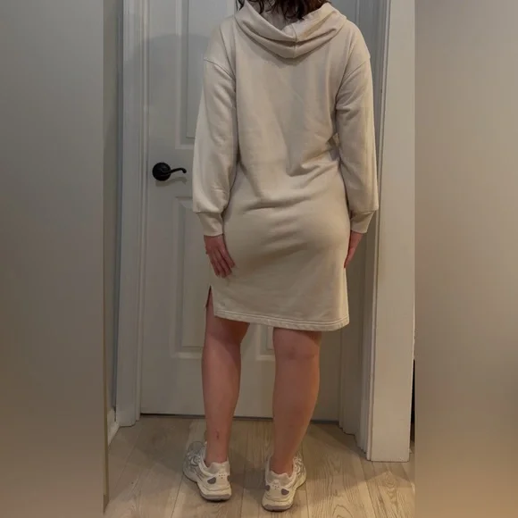 SOLD Uniqlo Cream Long Sleeve Dress - Picture 4 of 5